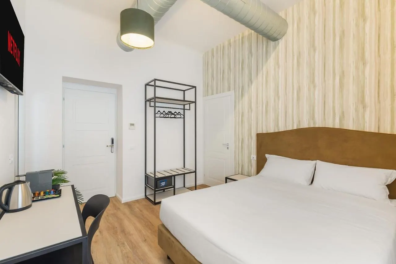 Adelante Rooms Piazza Bologna Řím Bed & Breakfast