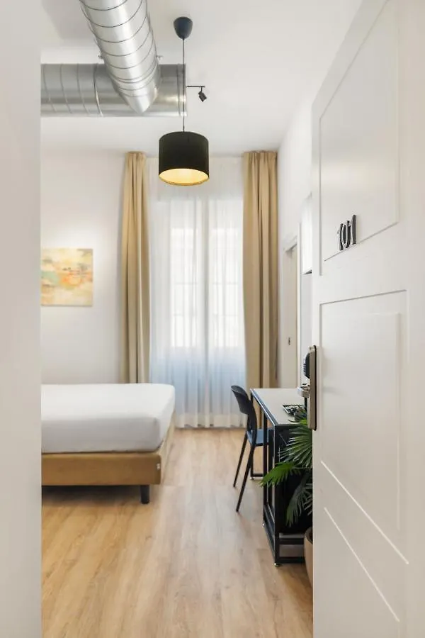 Adelante Rooms Piazza Bologna Rome Bed & Breakfast