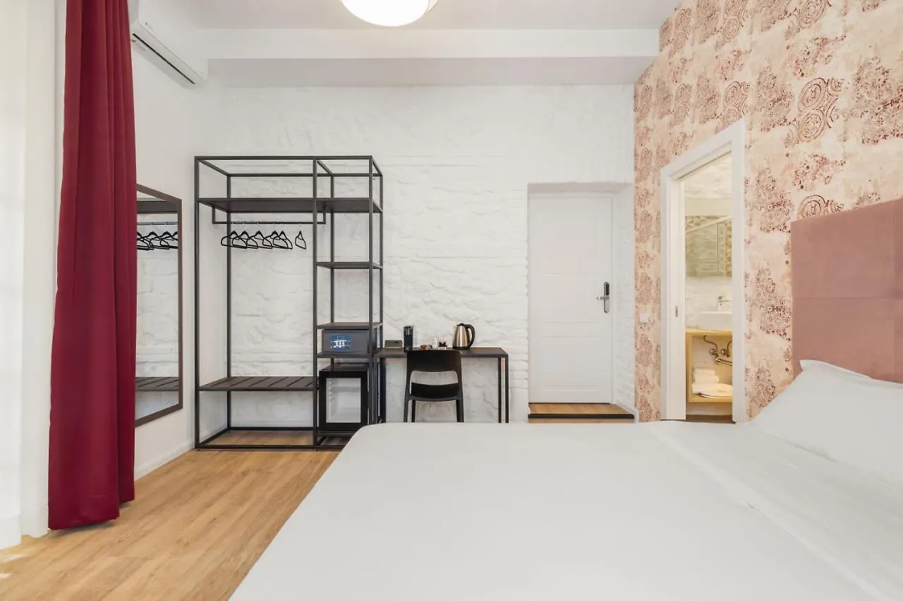 Adelante Rooms Piazza Bologna Rome