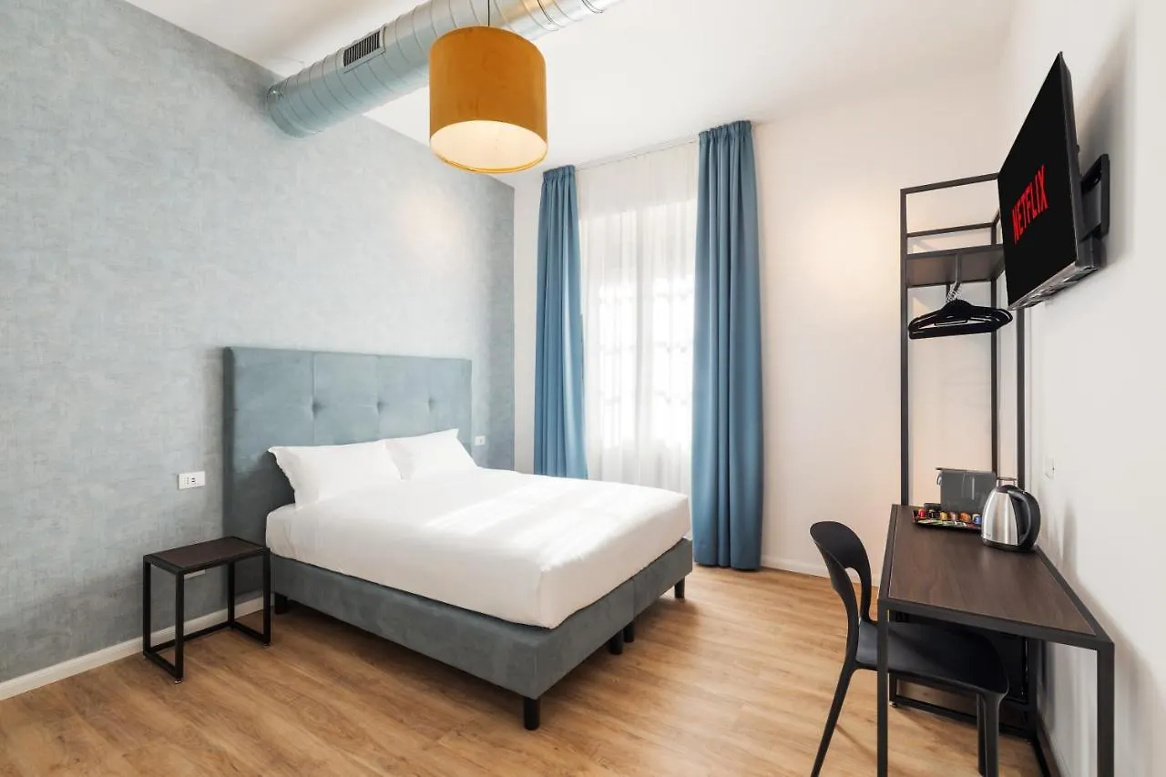 Adelante Rooms Piazza Bologna Rome 0*,